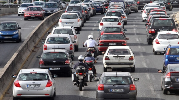 Μποτιλιάρισμα στη Χαλκιδική, καραμπόλα 5 αυτοκινήτων στα Ν.Πλάγια