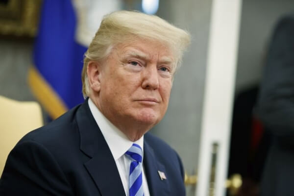 Η παγκόσμια οικονομία στα πρόθυρα εμπορικού πολέμου