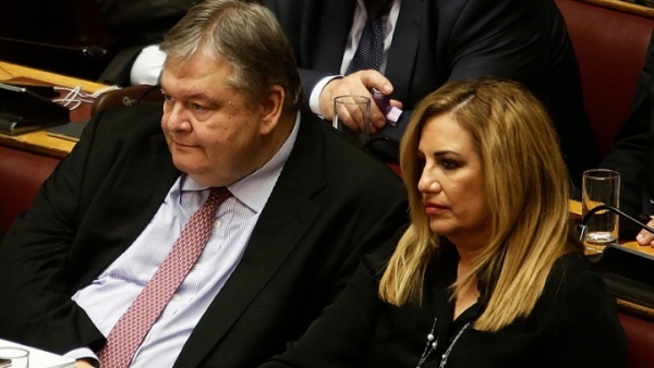 Υπό τη σκιά της σύγκρουσης Γεννηματά-Βενιζέλου, η συνεδρίαση της ΚΟ και του ΠΣ του ΚΙΝΑΛ