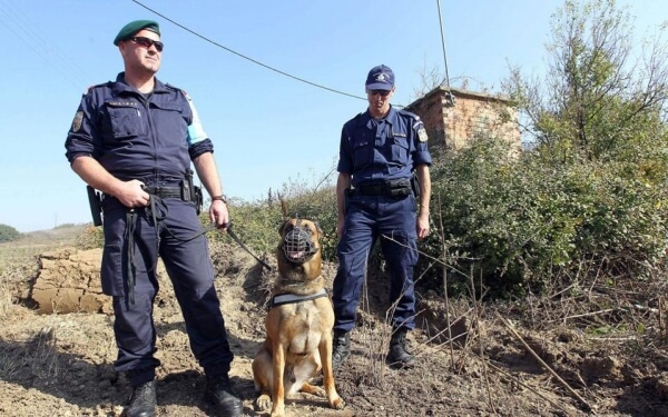 Spiegel: Aνησυχία ότι θα αυξηθούν οι πρόσφυγες. Η Ε.Ε. ενισχύει τα ελληνικά σύνορα