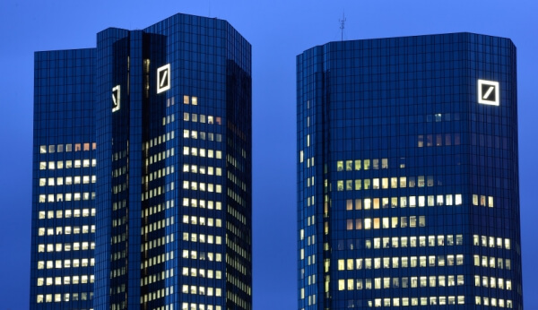 Γερμανία: H αμερικανική κυβέρνηση σχεδιάζει αγωγή δισεκατομμυρίων κατά της Deutsche Bank
