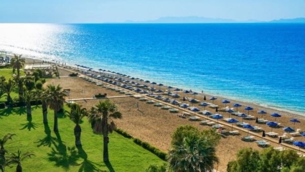 Ξεκινούν οι αιτήσεις για τον κοινωνικό τουρισμό για 300.000 εργαζόμενους και ανέργους