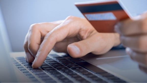 Οι 4 στους 10, ηλικίας 16- 74 ετών που χρησιμοποιούν το διαδίκτυο, έκαναν στο α' τρίμηνο του 2018 μία ηλεκτρονική αγορά ή παραγγελία αγαθών