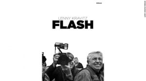 Ο Λένι Κράβιτζ  δημιουργεί τέχνη φωτογραφίζοντας τους παπαράτσι και τους θαυμαστές του