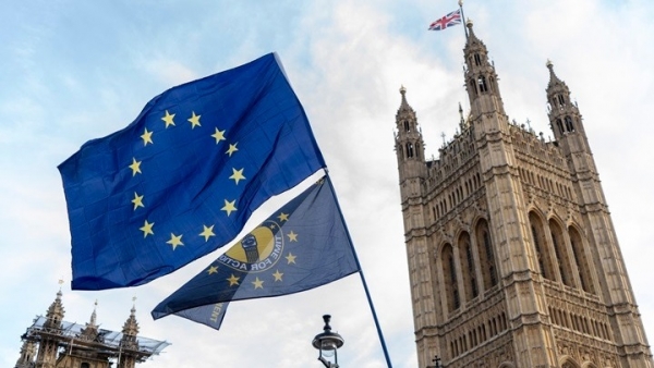 Έως και 15 Βρετανοί υπουργοί ενδέχεται να ψηφίσουν για να αποτραπεί η έξοδος της Βρετανίας από την ΕΕ την 29η Μαρτίου
