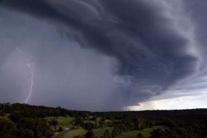 Αυστραλία: Καταιγίδα που μετέφερε γύρη προκάλεσε επικίνδυνες κρίσεις άσθματος στη Μελβούρνη και τον θάνατο 4 νέων ανθρώπων