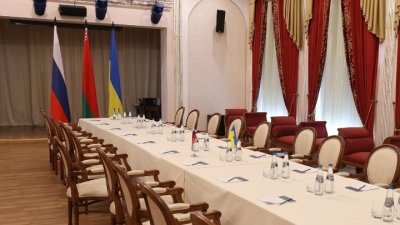 Ξεκίνησαν οι συνομιλίες μεταξύ Ουκρανίας και Ρωσίας