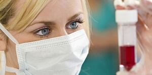 Ένα τεστ αίματος θα προβλέπει πόσο καλά θα γεράσει κανείς ή πόσο κινδυνεύει να αρρωστήσει λόγω γηρατιών