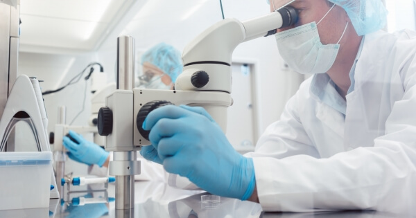 Covid-19: Περισσότερα από 100 προγράμματα εμβολίων σε εξέλιξη, 8 σε στάδιο κλινικής δοκιμής