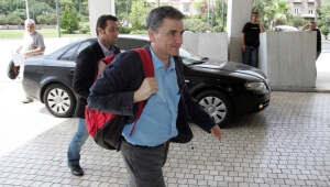 Τσακαλώτος: Υπάρχει λευκός καπνός, ολοκληρώθηκε η διαπραγμάτευση με τους θεσμούς