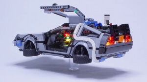 Ένα delorean από την «Επιστροφή στο Μέλλον», σε εκδοχή DIY