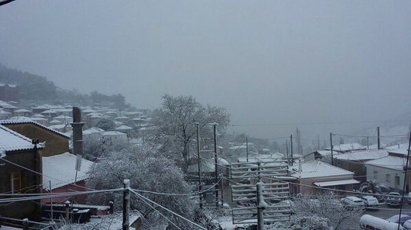 Χιονίζει σε πολλές περιοχές των νομών Λάρισας, Καρδίτσας, Τρικάλων-Σε ετοιμότητα η Περιφέρεια Θεσσαλίας