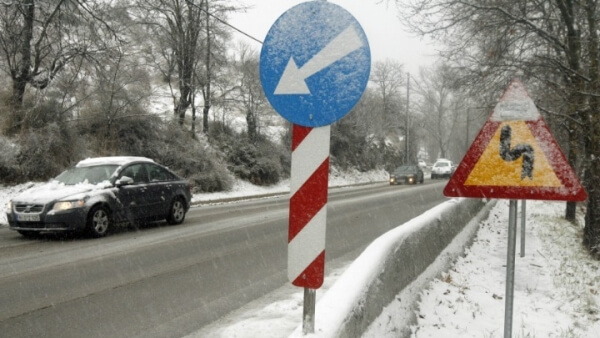 Η κακοκαιρία «Σοφία» υποχωρεί, αλλά παραμένουν τα προβλήματα λόγω παγετού. Κλειστό το ΤΕΙ και παιδικοί σταθμοί σε ορισμένους δήμους