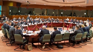 Διεθνής τύπος: Τελειώνει η επιτροπεία για την Ελλάδα