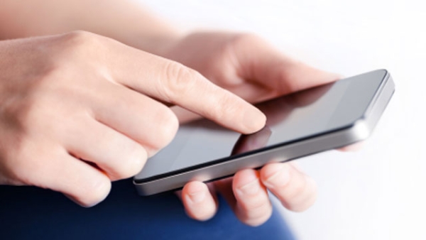Όριο δύο ωρών στην καθημερινή χρήση smartphone προτείνει πόλη στην Ιαπωνία