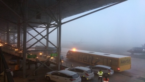 Προβλήματα λόγω ομίχλης στο αεροδρόμιο «Μακεδονία». Κλειστά σήμερα όλα τα σχολεία στον νομό