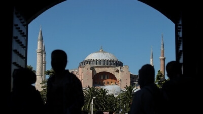 Δέκα απόστρατοι ναύαρχοι συνελήφθησαν στην Τουρκία