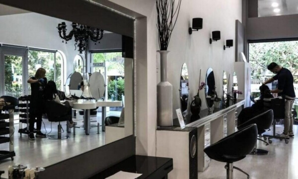 Λειτουργούν από σήμερα βιβλιοπωλεία, κομμωτήρια, κουρεία και ΚΤΕΟ