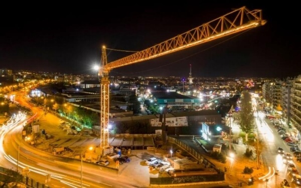 Ανάβουν την Πέμπτη, ενόψει των Χριστουγέννων, τα φώτα στους γερανούς του Μετρό Θεσσαλονίκης