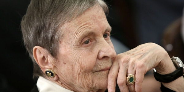 Ε. Αρβελέρ: Σε μια εποχή που δεν υπάρχουν «εμπειρογνώμονες του μέλλοντος» η παιδεία χρειάζεται να μαθαίνει στους νέους προσαρμογή και ευελιξία