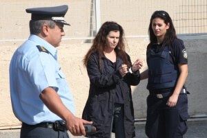 Απεργία πείνας και δίψας απο την Πόλα Ρούπα και το Νίκο Μαζιώτη