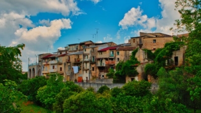 Χωριό της Σικελίας ετοιμάζεται να δημοπρατήσει 20 σπίτια με μόλις 2 ευρώ το καθένα