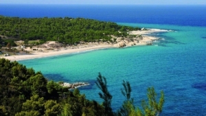 Δεύτερη η Ελλάδα παγκοσμίως με περισσότερες από 600 βραβευμένες ακτές