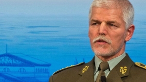 Ο επικεφαλής της στρατιωτικής επιτροπής του ΝΑΤΟ τάχθηκε υπέρ της βελτίωσης των σχέσεων με την Ρωσία