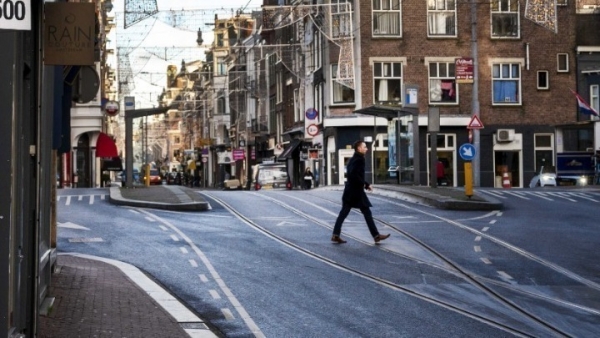 Ολλανδία: Άδειοι οι εμπορικοί δρόμοι, ξεκινάει το &quot;επώδυνο&quot; εορταστικό lockdown