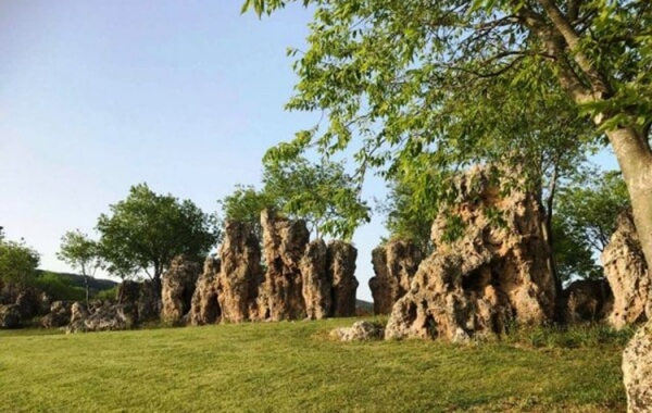 Νυμφόπετρα Βόλβης: Οι Γεωλογικοί σχηματισμοί και οι θρύλοι που τους συνοδεύουν