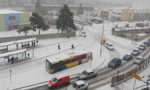Θεσσαλονίκη: Με σχέδιο εκτάκτου ανάγκης κυκλοφορούν 208 αστικά λεωφορεία, τα 44 με αντιολισθητικές αλυσίδες
