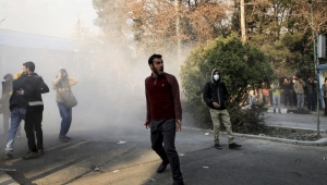 Ιράν: Δέκα οι νεκροί κατά τις διαδηλώσεις, σύμφωνα με την κρατική τηλεόραση