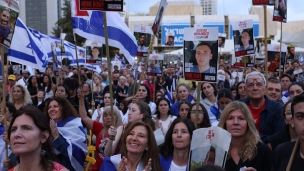 Απελευθερώθηκαν οι πρώτοι 7 Ισραηλινοί όμηροι, ακολουθούν άλλοι 13 - Στο Ισραήλ ο Ντ. Τραμπ