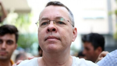 Τουρκικό δικαστήριο αποφάσισε την απελευθέρωση του αμερικανού πάστορα Μπράνσον