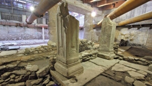 Μαρμαρόστρωτη πλατεία αποκαλύφθηκε σε υπό κατασκευή σταθμό του μετρό Θεσσαλονίκης