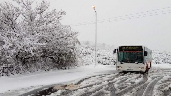 Πυκνή χιονόπτωση στη Θεσσαλονίκη και σε πολλές περιοχές της Β. Ελλάδας