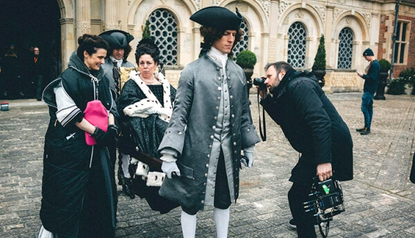 Ο Γιώργος Λάνθιμος στην επίσημη πρεμιέρα της «Ευνοούμενης» στην Αθήνα