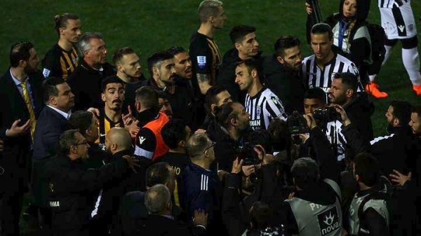 Την επ΄αόριστον διακοπή του πρωταθλήματος ποδοσφαίρου ανακοίνωσε ο υφυπουργός Αθλητισμού Γιώργος Βασιλειάδης