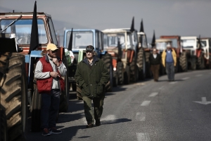 Λάρισα: Κλειστή στο ρεύμα προς Αθήνα η εθνική οδός Αθηνών - Θεσσαλονίκης στη Νίκαια για όσο διαρκούν  οι αγροτικές κινητοποιήσεις