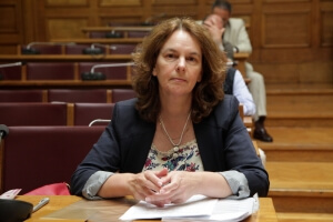 Το επίδομα ανεργίας είναι ανεκχώρητο και ακατάσχετο καθιστά σαφές η υφυπουργός Οικονομικών Κατερίνα Παπανάτσιου