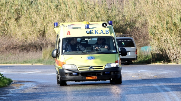 Στελέχωση των μονάδων υγείας της Χαλκιδικής με ασθενοφόρα ζητά ο Ι.Γιώργος
