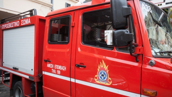 Ενισχύονται οι δυνάμεις πυρόσβεσης στη Σιθωνία