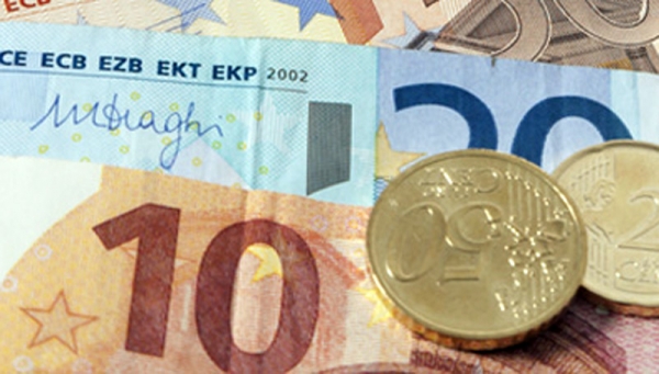 Νομοθετική ρύθμιση για την αυτόματη επιστροφή φόρων έως 10.000 ευρώ