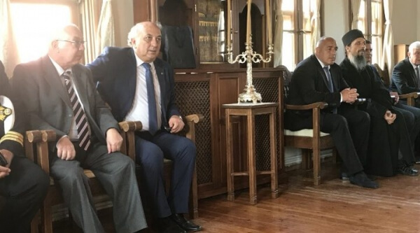 Στη σημασία των πολύ καλών σχέσεων με τον Αλ. Τσίπρα αναφέρθηκε ο Μπόϊκο Μπορίσοφ, κατά την επίσκεψη του στο Άγιον Όρος