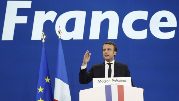 Ο Μακρόν φαίνεται να οδεύει σταθερά για την προεδρία στον δεύτερο γύρο με τη Λεπέν