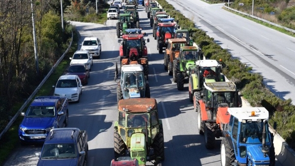 Αγροτικές κινητοποιήσεις: Κλειστή η Ε.Ο. Αθηνών-Θεσσαλονίκης στη Νίκαια - Αποκλεισμένος ο Ε65