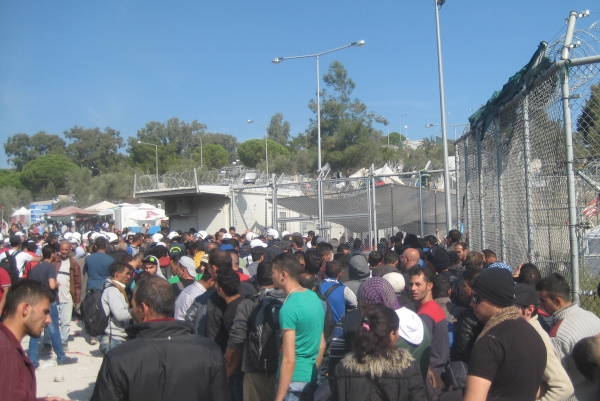 Άρχισε η επιχείρηση αποσυμφόρησης της Μόριας. Στόχος η μετακίνηση 2.000 αιτούντων άσυλο έως το τέλος Σεπτεμβρίου