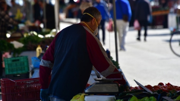 Πανελλαδική απεργία και συλλαλητήριο αποφάσισαν οι παραγωγοί λαϊκών αγορών