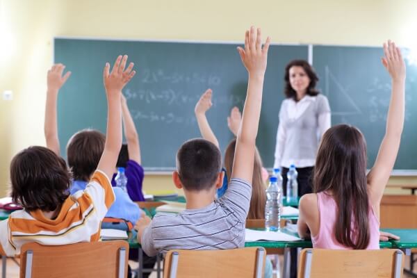 Όταν οι μαθητές προσέχουν στην τάξη και ευχαριστιούνται το μάθημα, τότε οι εγκέφαλοί τους συγχρονίζονται, αποκαλύπτει νέα έρευνα