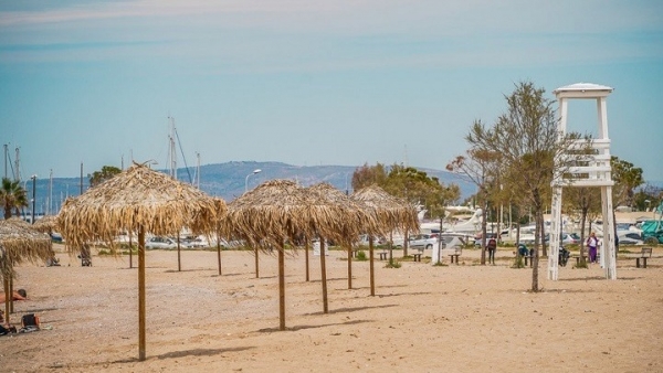 Ανοίγουν το Σάββατο οι παραλίες - Τη Δευτέρα φροντιστήρια - κέντρα ξένων γλωσσών